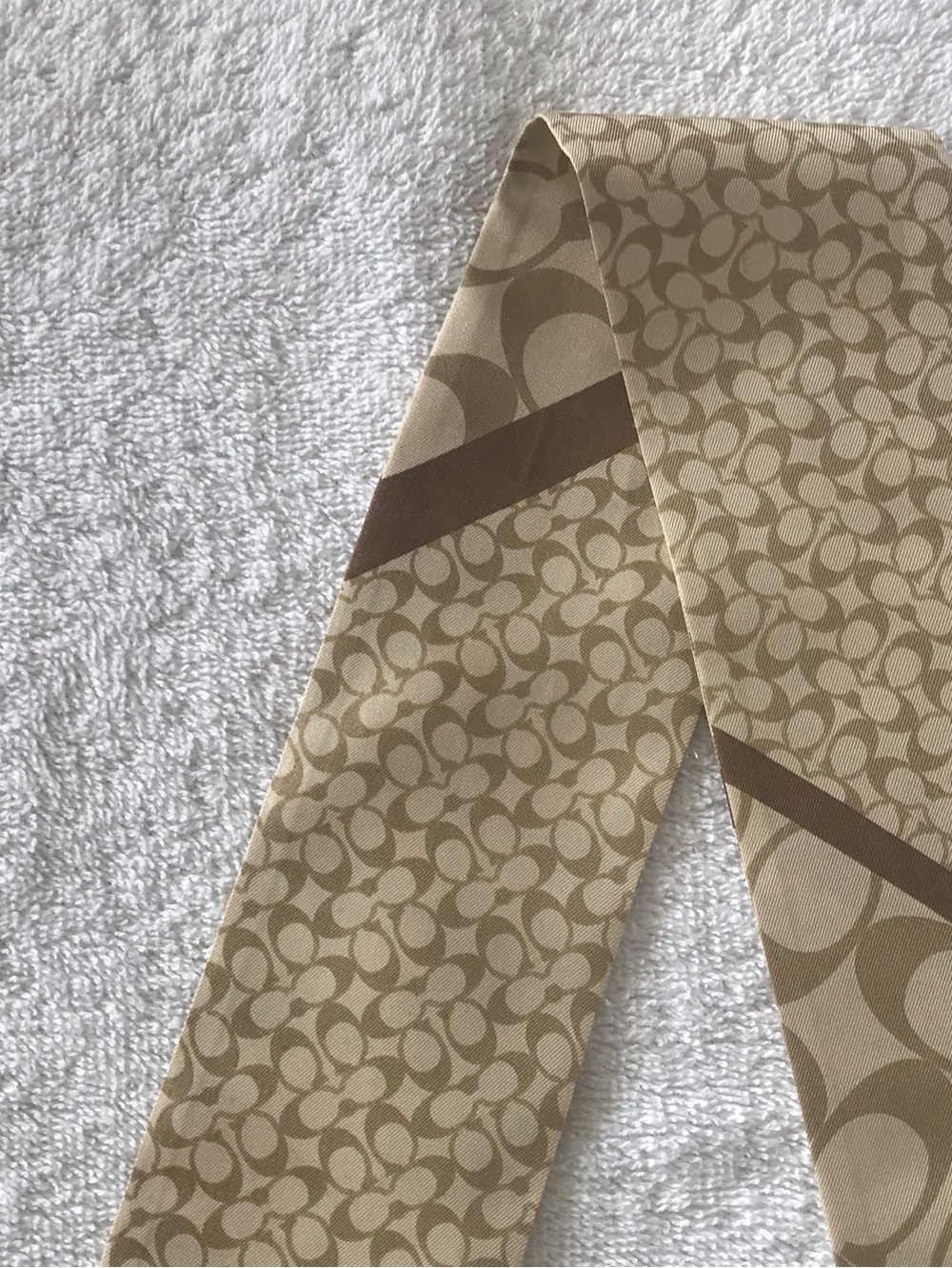 COACH Signature C 100 % Silk Skinny Brown Tan Scarf Twilly - Picture 3 of 8